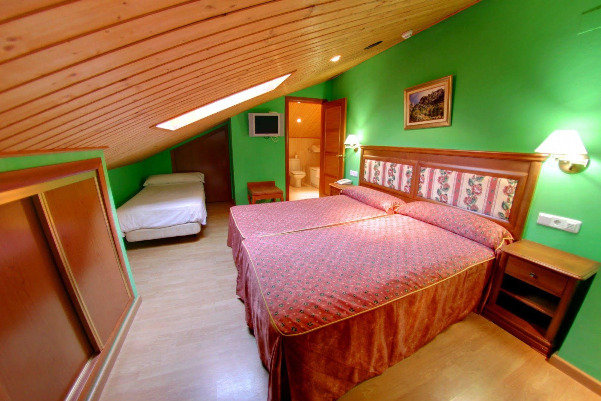Hotel Balneario Parque De Cazorla Arroyo Frio Exterior foto